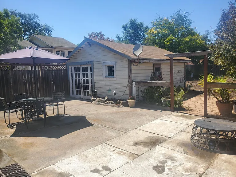 745 Center St — Photo 18