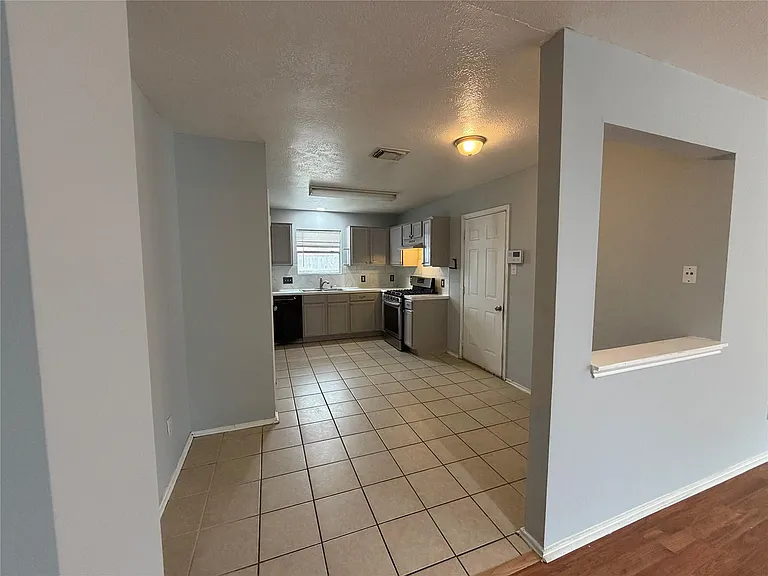 7427 Briargate Dr — Photo 8