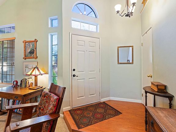 5th image of 118 Marguerite Lane