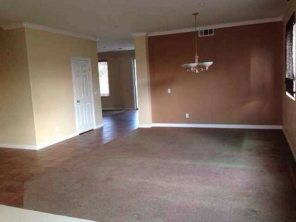 4th image of 15453 Arlington Way