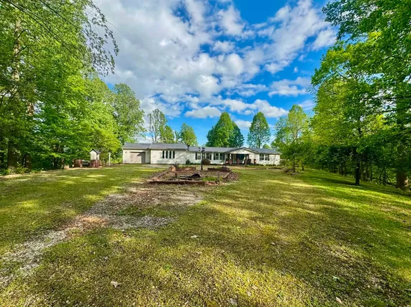 185 Lion Frk, Spencer, WV 25276