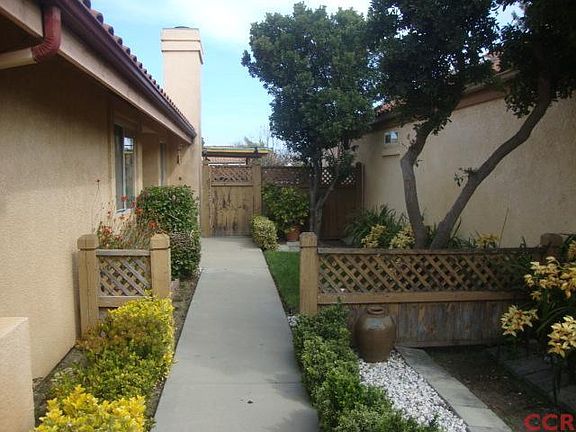 3rd image of 2434 N Acacia St