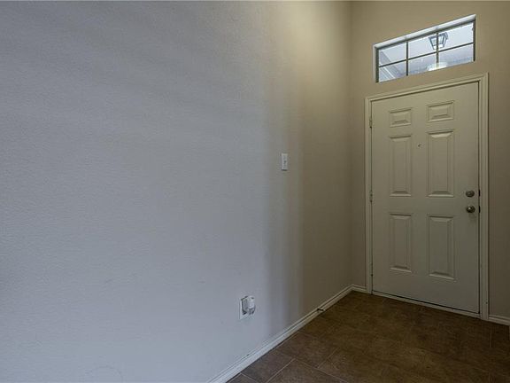 5th image of 306 Nogales Ln