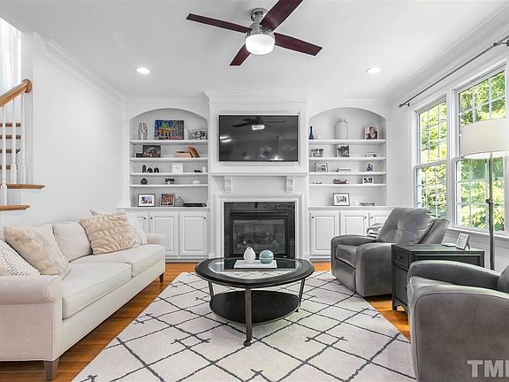 2nd image of 2712 Montcastle Ct