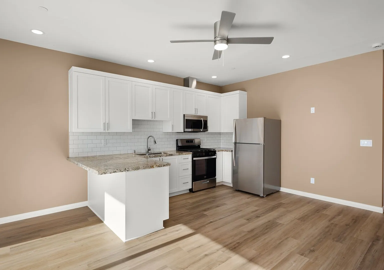 4709-11 Soria Dr — Photo 3