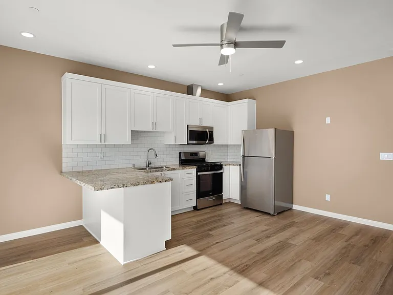 4709-11 Soria Dr — Photo 3