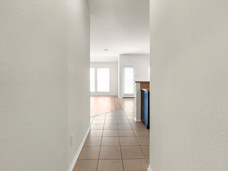 1729 Park Trails Blvd — Photo 35