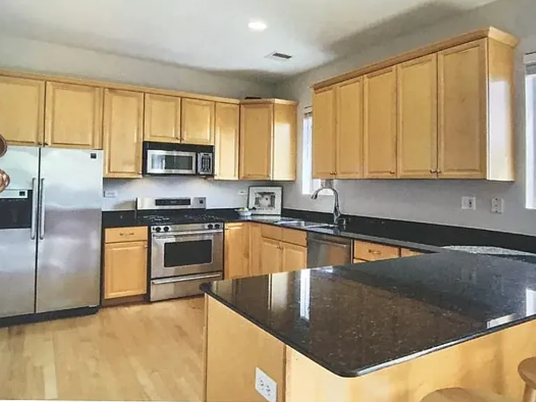 924 W Cornelia Ave #4E — Photo 7