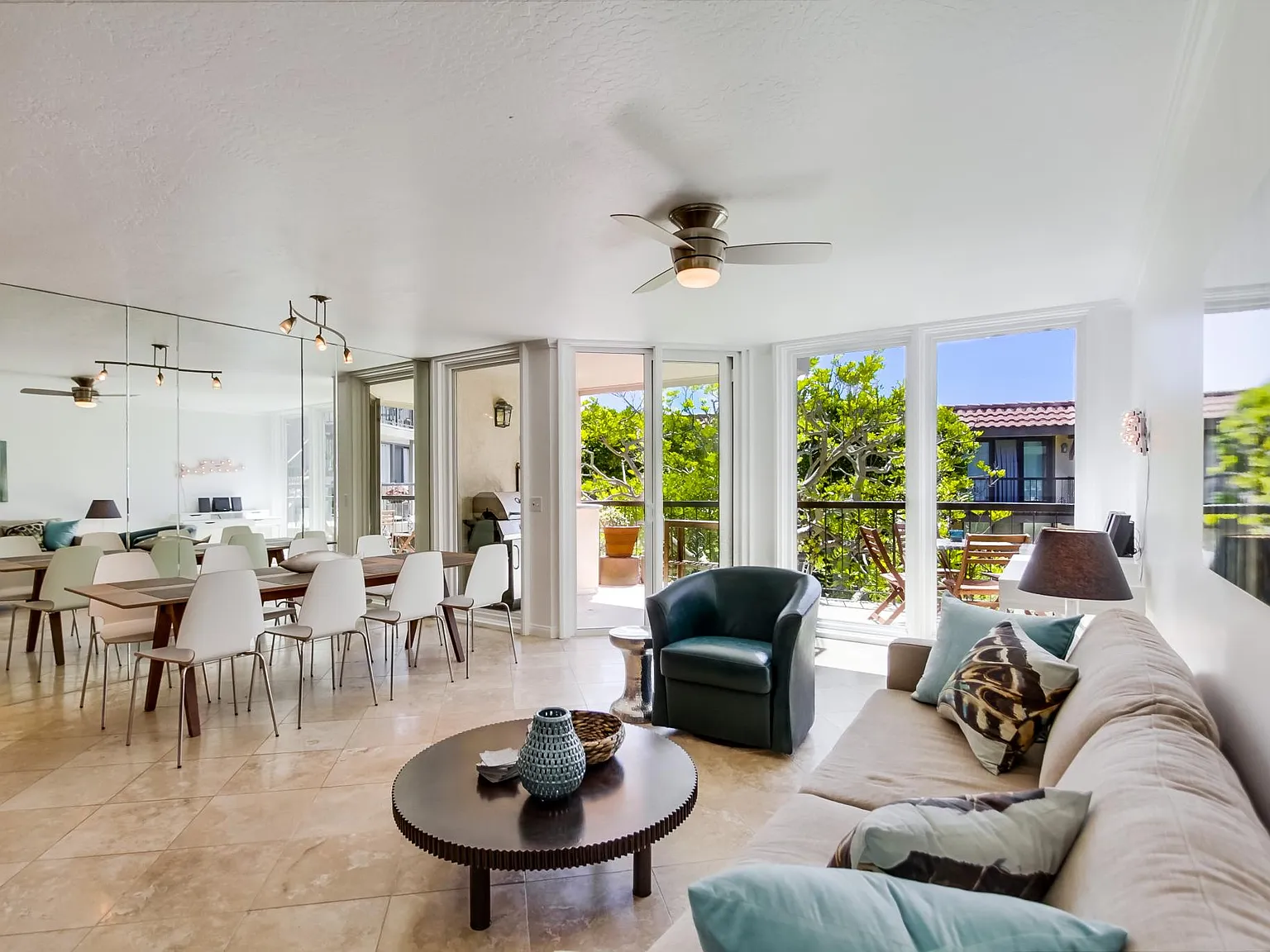 190 Del Mar Shores Ter — Photo 3