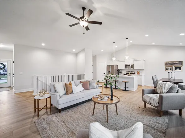 645 NW Prairie Rose Ln, Waukee, IA 50263