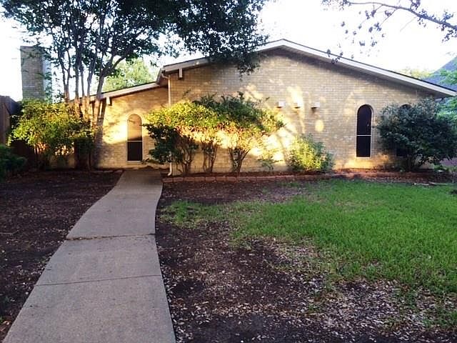 1st image of 6008 Green Oaks Dr