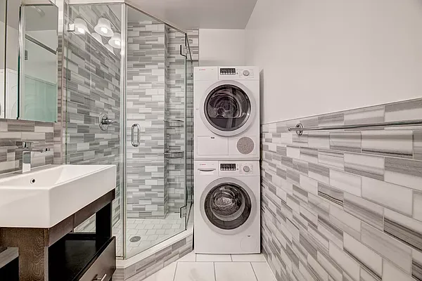 Rented by REAL New York | media 21