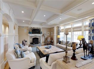 5 Longmeadow Dr, East Greenwich, RI 02818