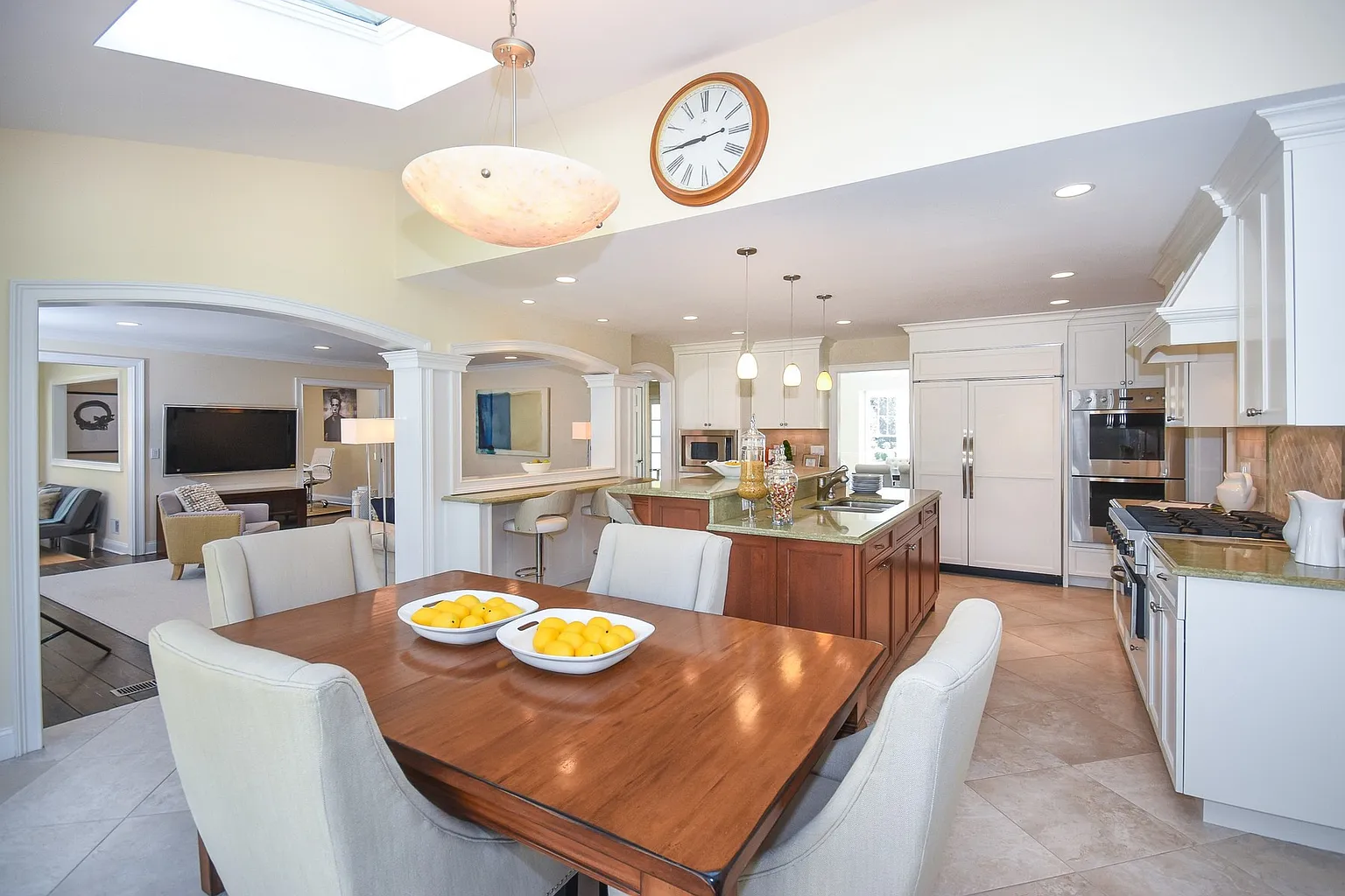 12 Queens Ln photo 1