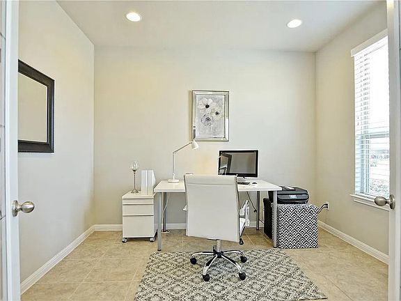 5th image of 8117 Rosano St