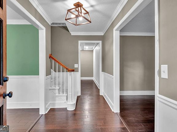 3rd image of 4476 Rivoli Dr