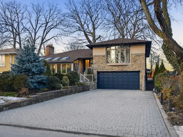 21 Ivy Lea Cres, Toronto, ON M8Y 2B5