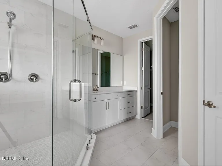 527 Marquesa Cir — Photo 22