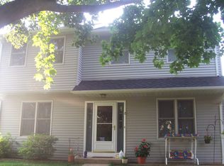 5 Buttonwood Ct, Newtown, PA 18940