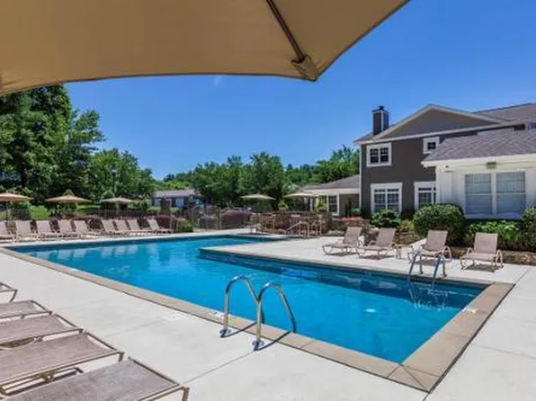 400 Vista Lake Dr APT 205, Candler, NC 28715