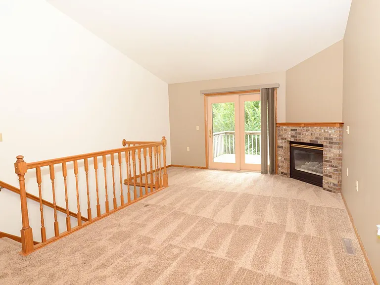 2727 Winsor Dr #2727 — Photo 3