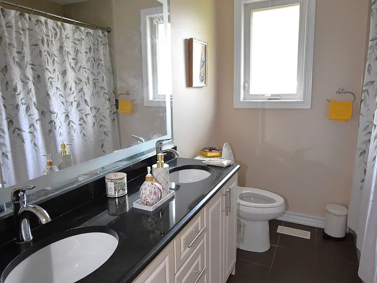 15 Suraty Ave — Photo 10