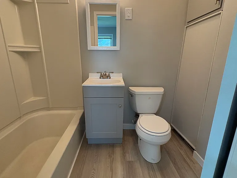 1606 Oakland Rd NE #12 — Photo 6