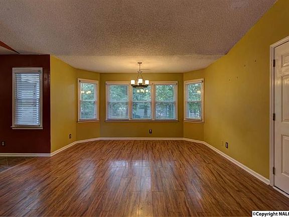 5th image of 1092 Joshua Dr SE