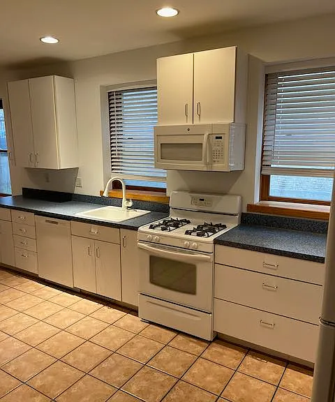 1404 N Bosworth Ave #1 — Photo 5