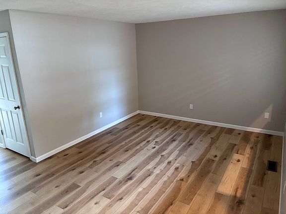 4th image of 30 Sundowner Ln