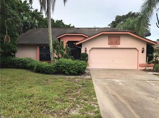 10521 Regent Cir, Naples, FL 34109