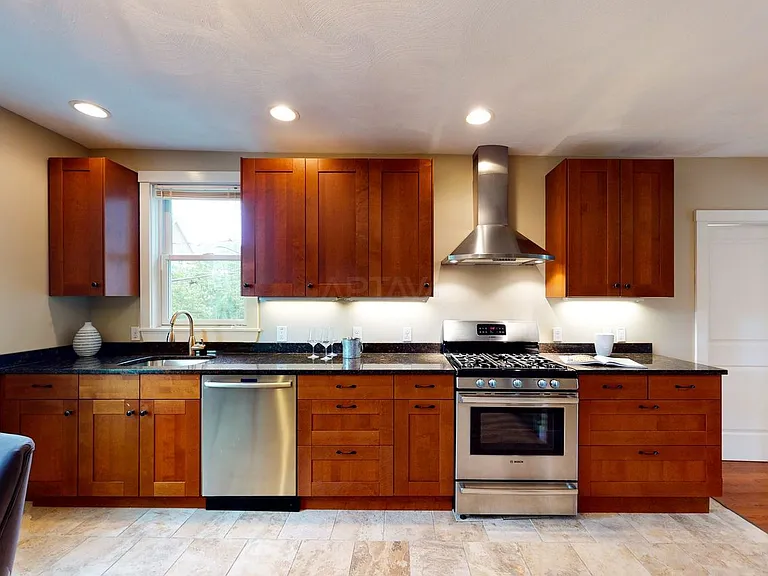 50 Mansfield St #4 — Photo 16