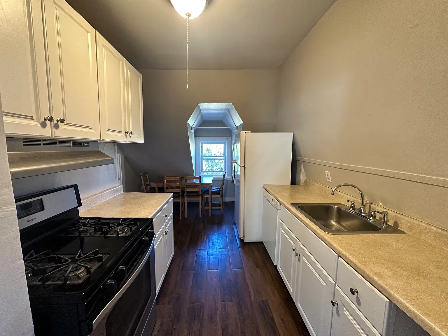 2 bed, 1150 sqft, $2,650 — Photo 2