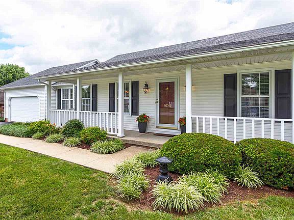 2nd image of 906 Pepperidge Dr