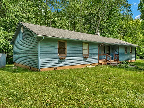 5th image of 304 Covered Bridge Ln