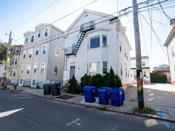 98 Penn St #2, Providence, RI 02909