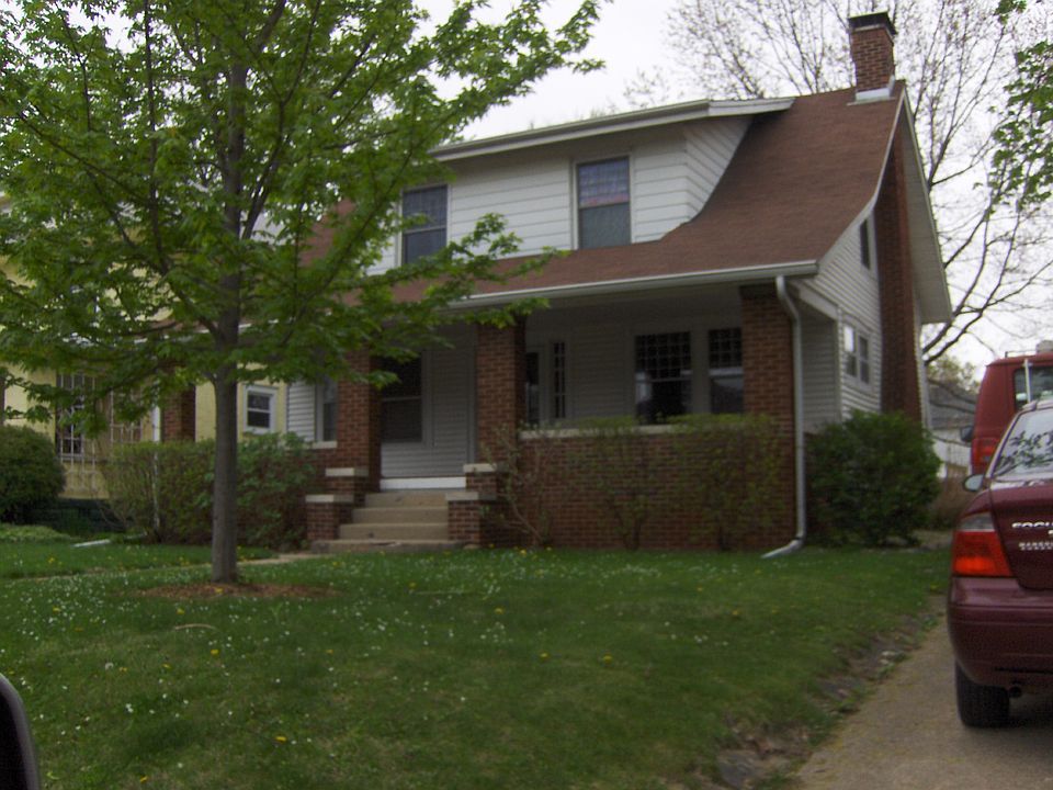 1st image of 912 N Rebecca Pl