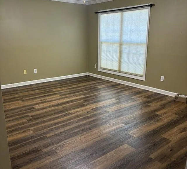 160 Sycamore Pl — Photo 2
