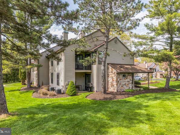22 Basswood Ct, Warrington, PA 18976