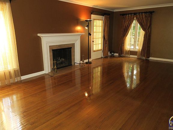 2nd image of 1401 SW Pembroke Ln