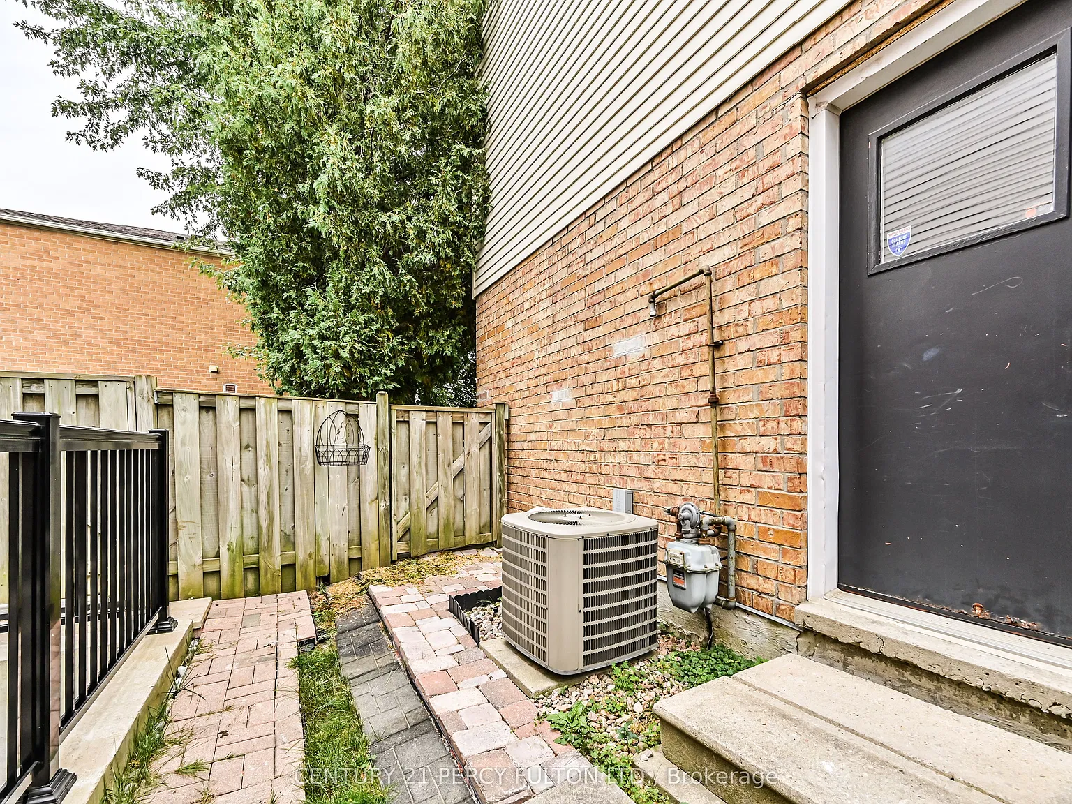 2 bed, $1,675 — Photo 2