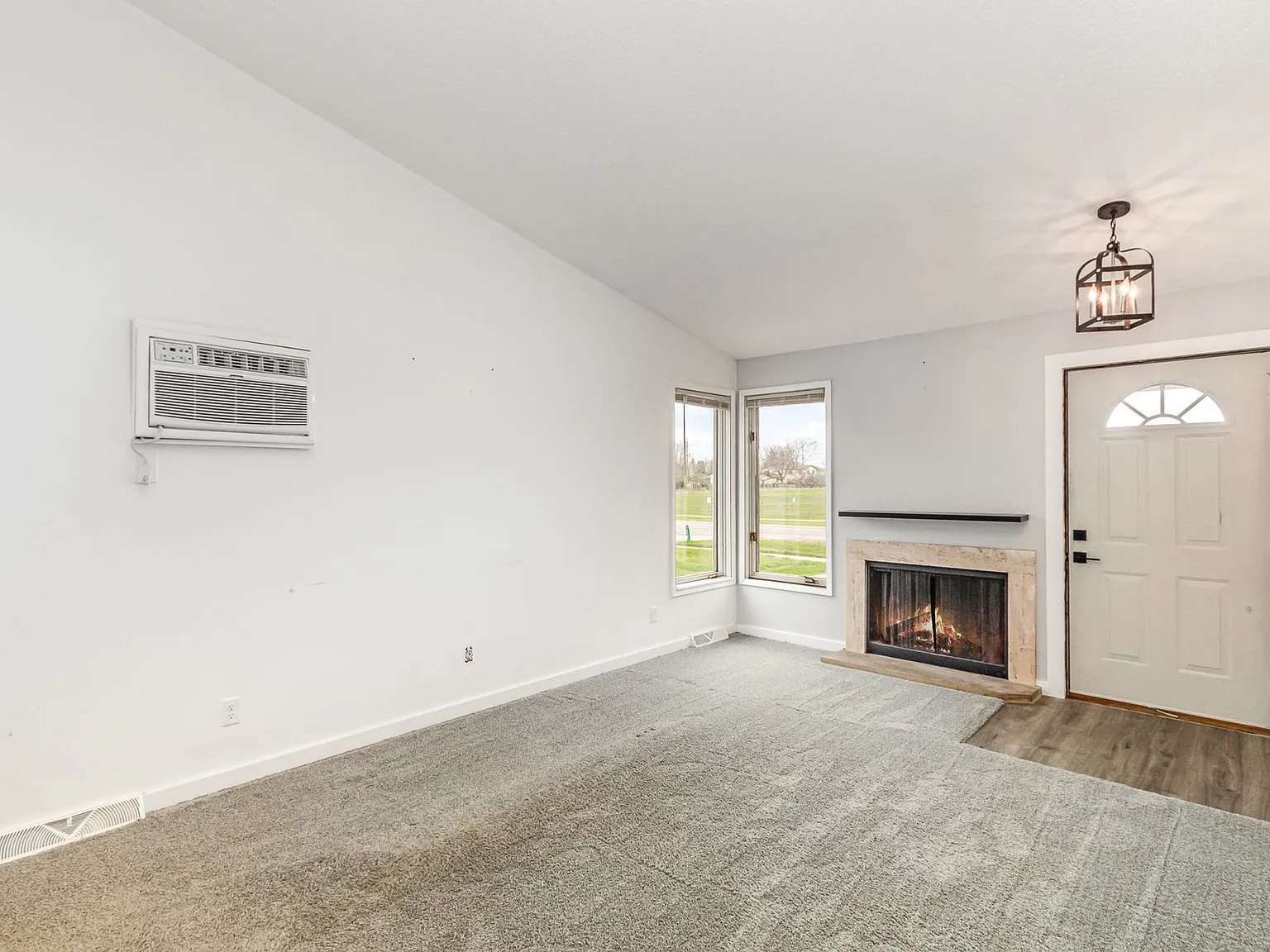 6073 Weiss St — Photo 1
