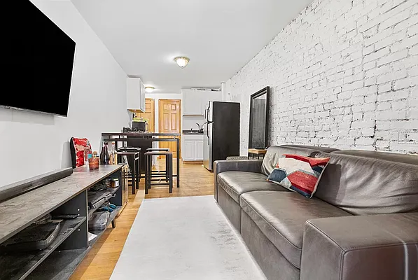 Rented by REAL New York | media 14