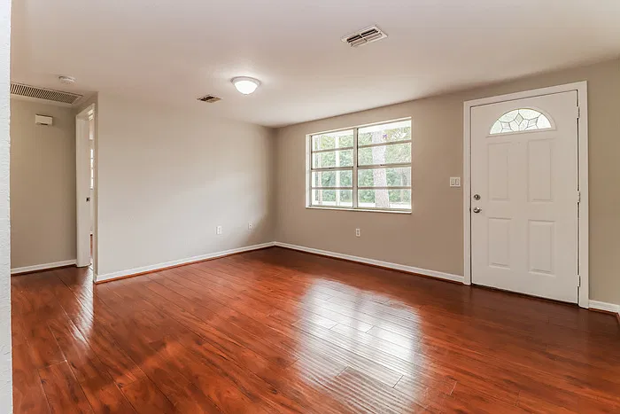 2 bed, 1.0 bath, 720 sqft, $1,445 — Photo 3