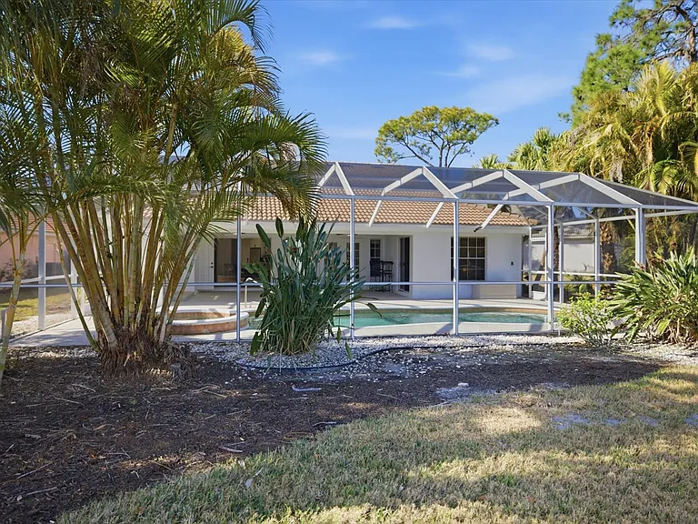 5829 Fairwoods Cir — Photo 37