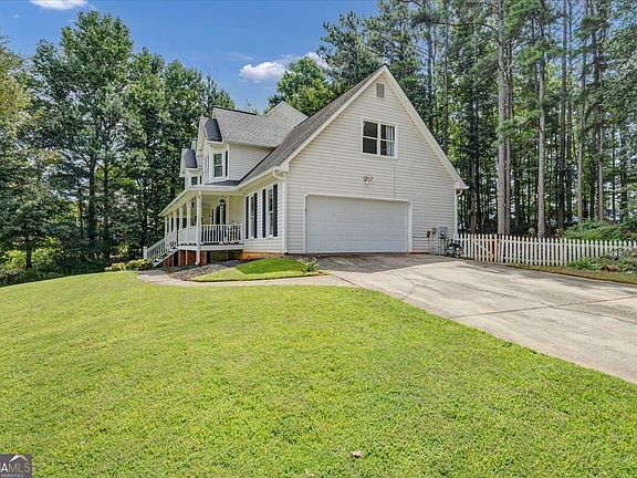 4th image of 25 Spring Woods Dr