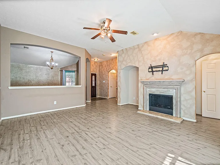 12918 Stratford Mill Ln — Photo 9