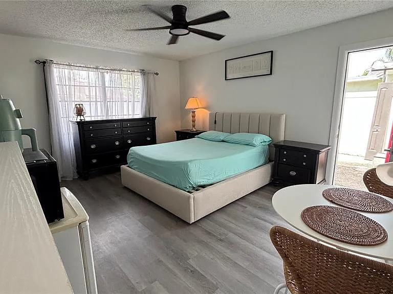 855 Sunridge Point Dr #B — Photo 2
