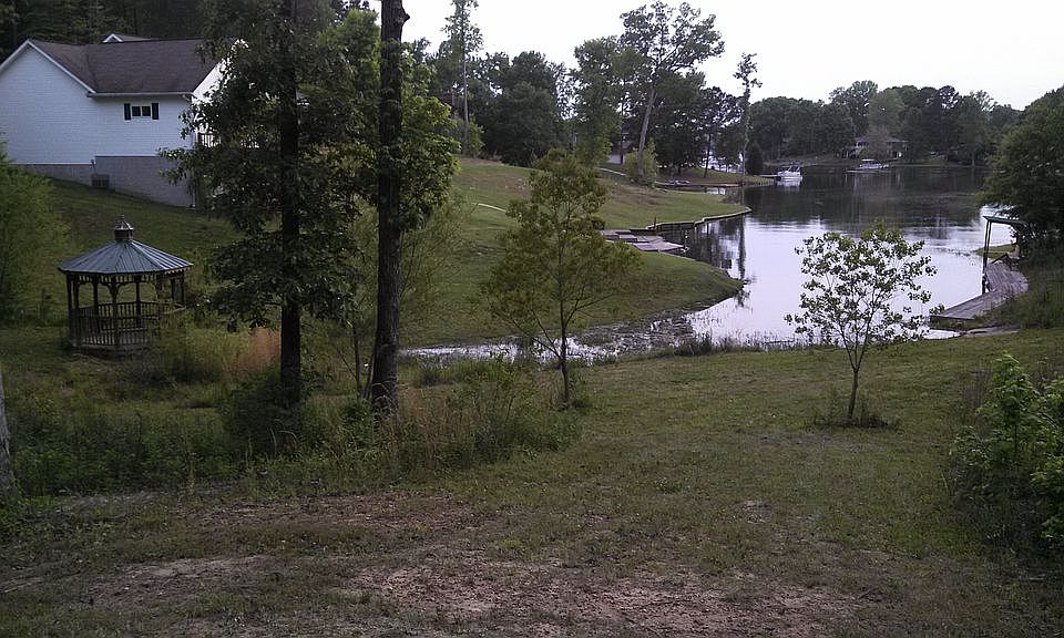 2nd image of 386 Lake Ridge Dr