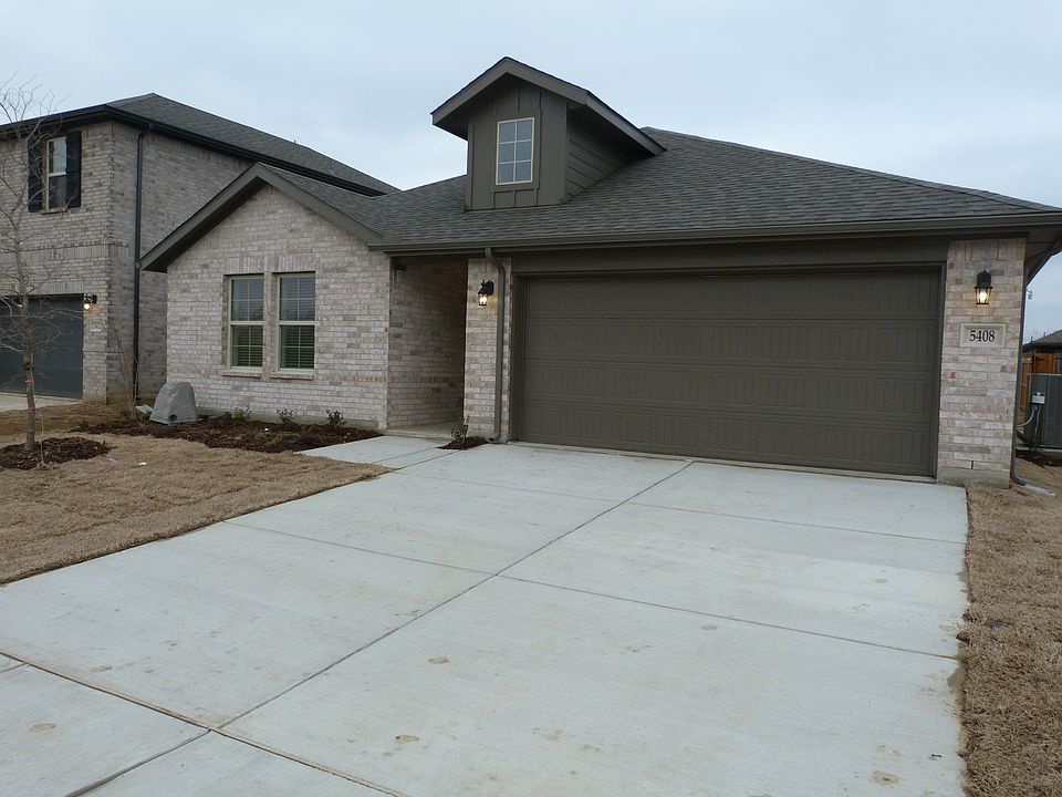 Front Elevation: Welcome to this stunning 2025-built home in the sought-after Stark Farms community!